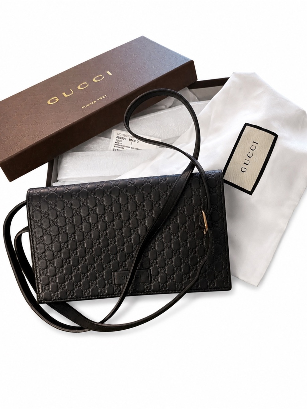 Gucci Microguccissima Leather Crossbody Wallet – Black
